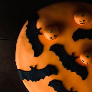 pastel de halloween de calabaza y murcielagos